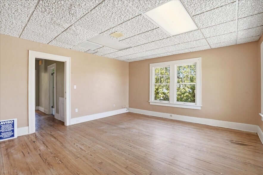 More Photos Of 337 8th Ave W, Palmetto Restaurant For Sale