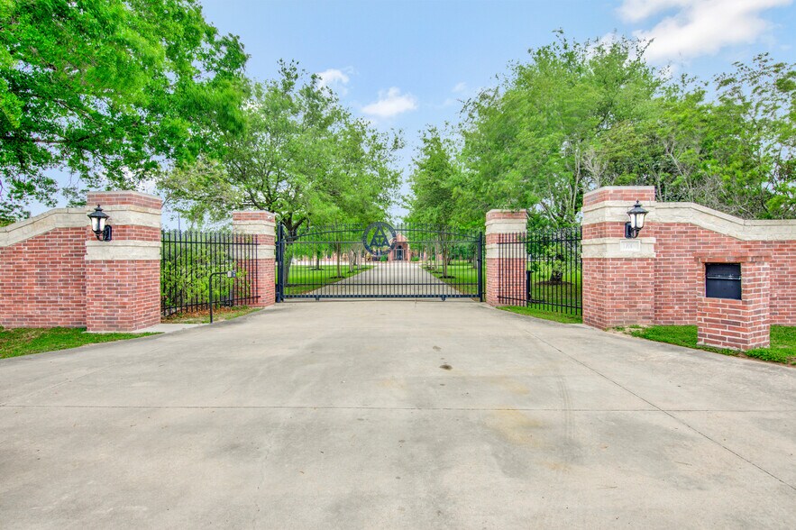 More Photos Of 17004 Grant Rd, Cypress Office For Sale