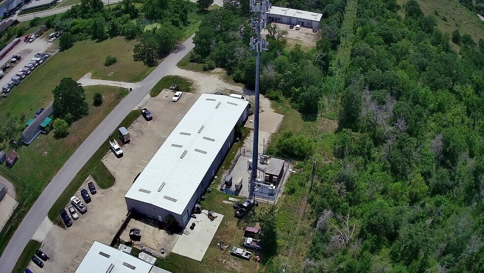 More Photos Of 2900-2906 Cain Rd, College Station Warehouse For Lease