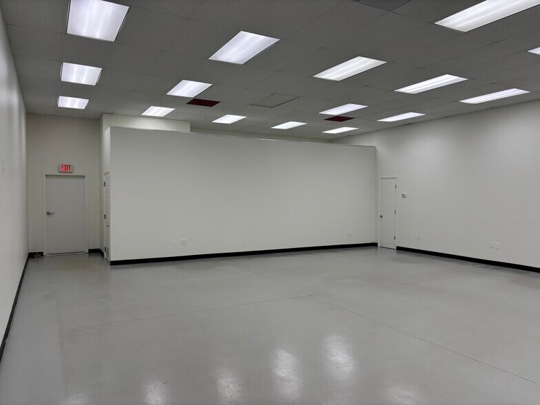 More Photos Of 3565 Centre Cir, Fort Mill Light Distribution For Lease