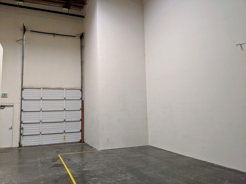 More Photos Of 1116 Cadillac Ct, Milpitas Flex For Lease