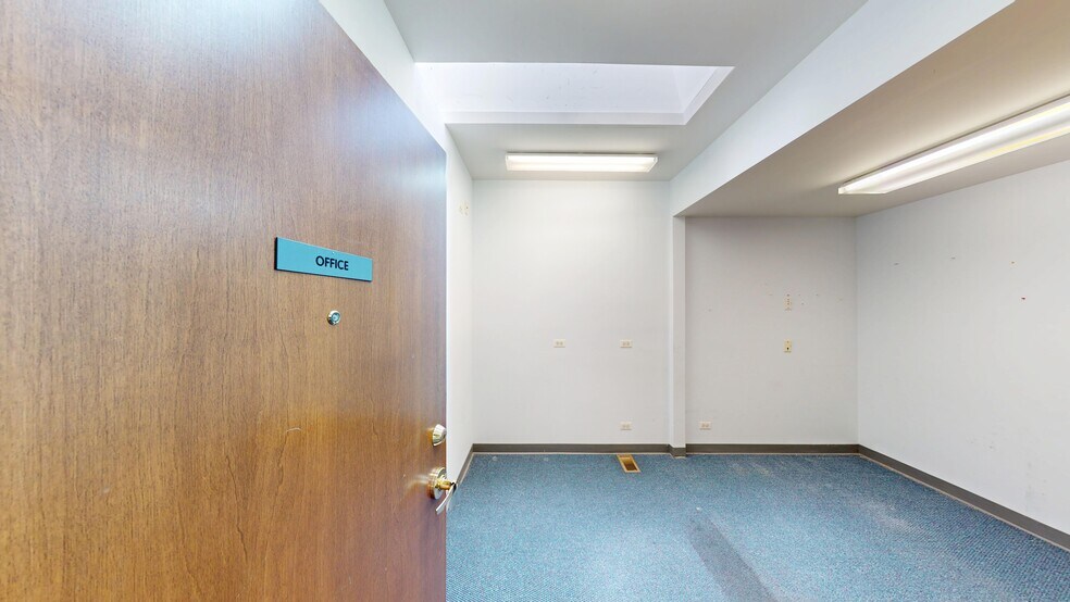 More Photos Of 1600 N Arlington Heights Rd, Arlington Heights Medical For Lease
