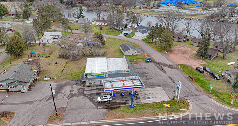 Primary Photo Of 2671 27th St, Mikana Service Station For Sale