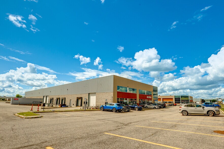 More Photos Of 2900-2976 Rue Joseph-A.-Bombardier, Laval Warehouse For Lease