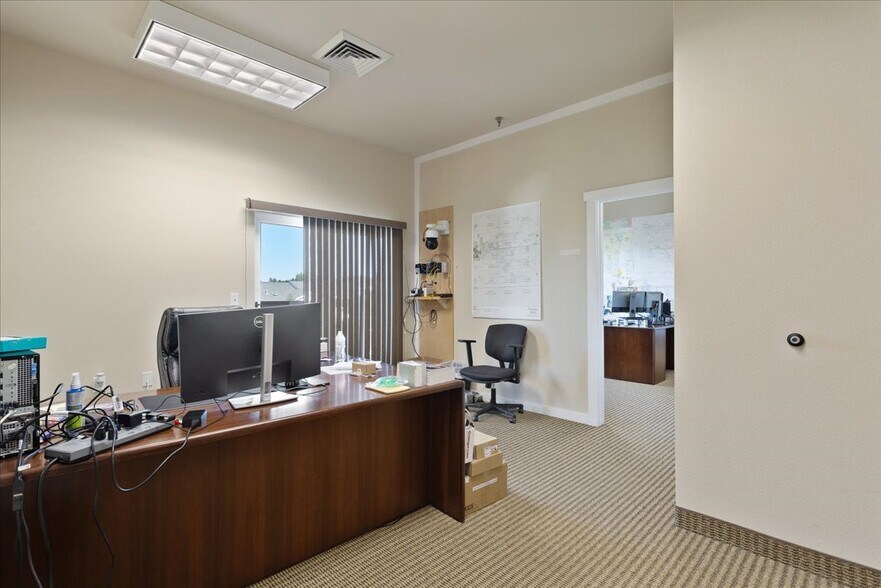 More Photos Of 1103 Old Town Ln, Cheyenne Office For Sale