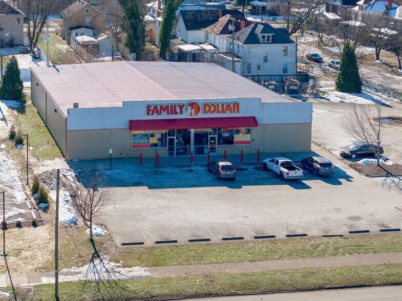 More Photos Of 2101 8th Ave, Huntington Freestanding For Sale