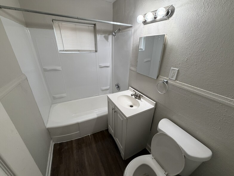 More Photos Of 1621 Washington Blvd, Kansas City Apartments For Sale