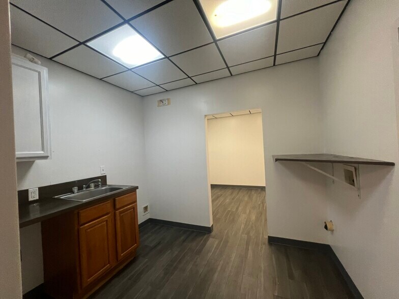 More Photos Of 10330 Chedoak Ct, Jacksonville Light Distribution For Sale