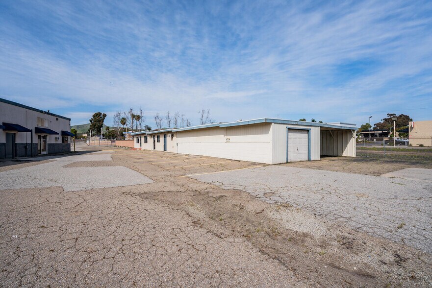 More Photos Of 3440 E Main St, Ventura Auto Dealership For Sale