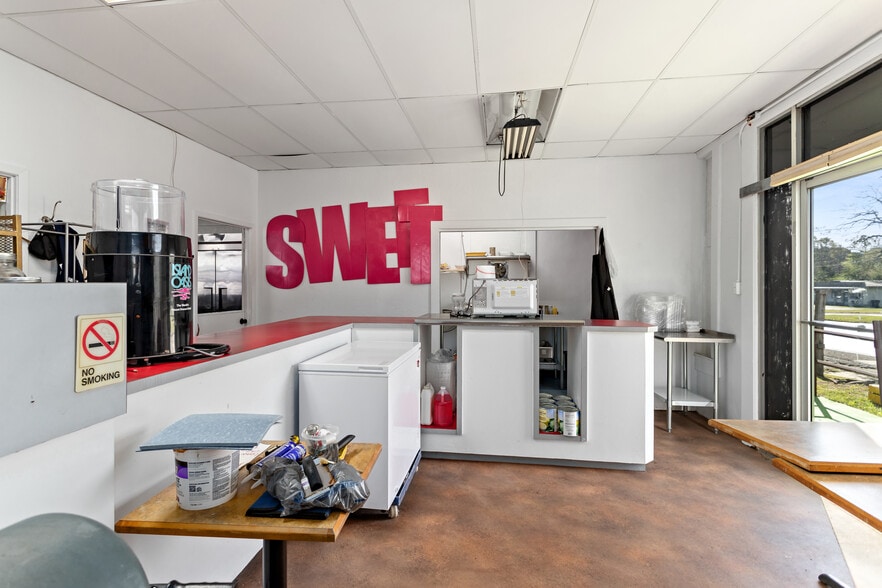 More Photos Of 201 E Bluff St, Woodville Restaurant For Sale