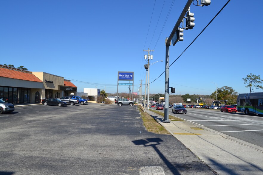 More Photos Of 88 Blanding Blvd, Orange Park Freestanding For Lease