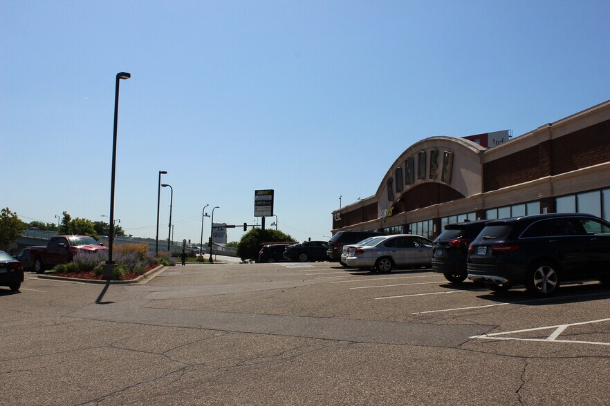 More Photos Of 4209 Webber Pky, Minneapolis Unknown For Lease