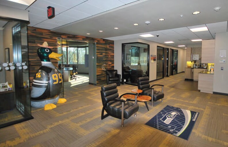 More Photos Of 1550 Valley River Dr, Eugene Office For Lease