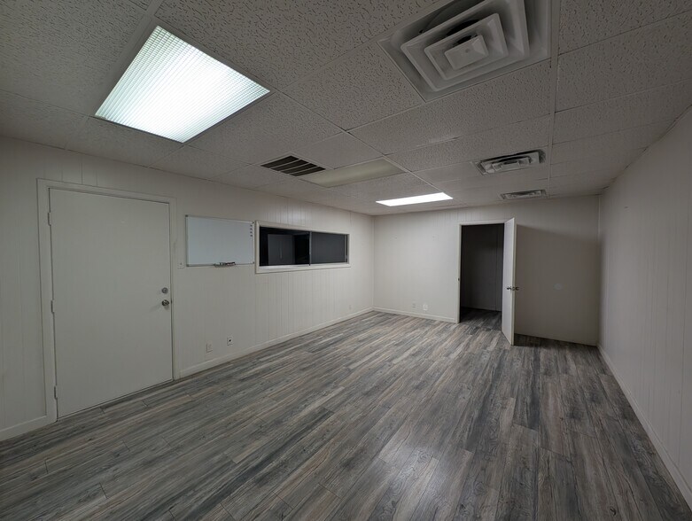 More Photos Of 3821 Kermit Hwy, Odessa Warehouse For Lease