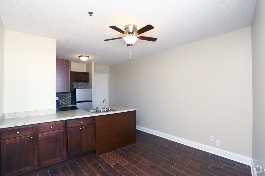 More Photos Of 7 S Stolp Ave, Aurora Apartments For Lease