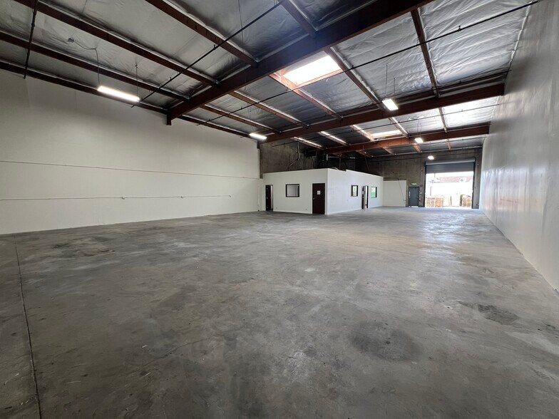 More Photos Of 4459 Rowland Ave, El Monte Warehouse For Lease