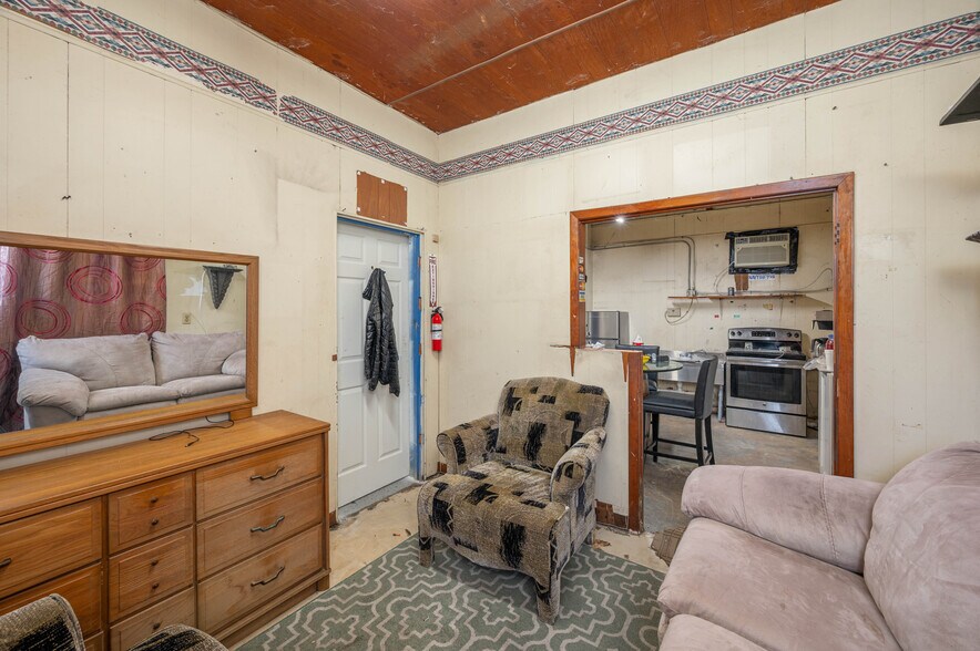 More Photos Of 322 S Scenic Hwy, Lake Wales General Retail For Sale