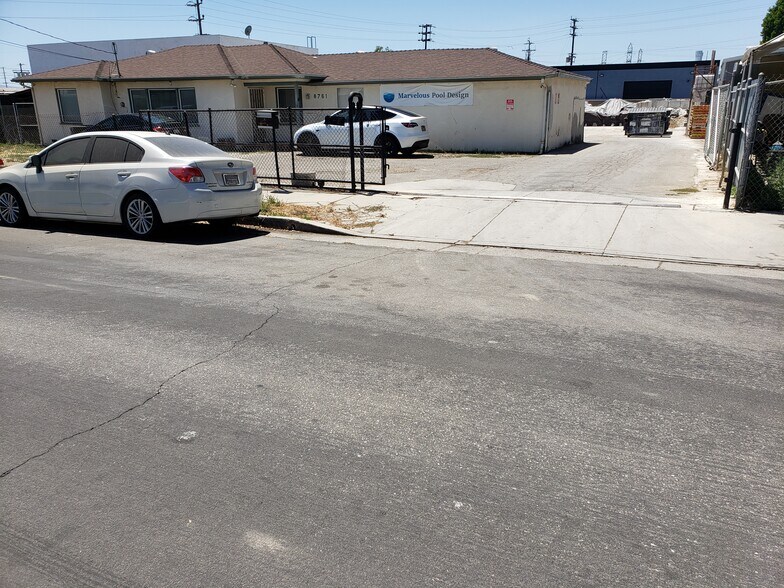 Primary Photo Of 8761 Amigo Ave, Northridge Land For Lease
