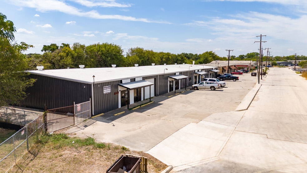 More Photos Of 3534-3542 Copeland Dr, San Antonio Light Manufacturing For Lease