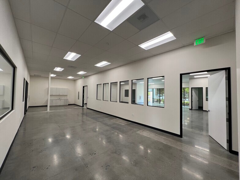 More Photos Of 7090 Miratech Dr, San Diego Unknown For Lease