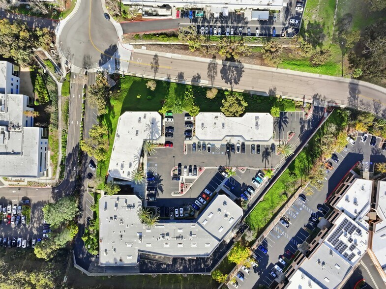 More Photos Of 11245 W Bernardo Ct, San Diego Unknown For Lease