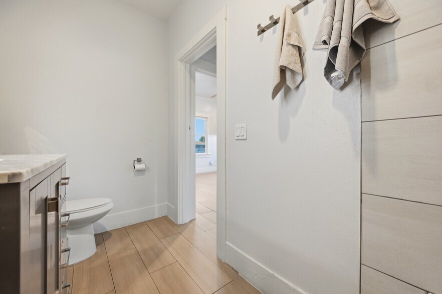 More Photos Of 325 E 14th St, Long Beach Apartments For Sale