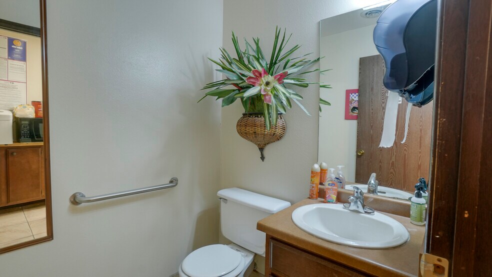 More Photos Of 311 W 24th St, Pueblo Office For Sale