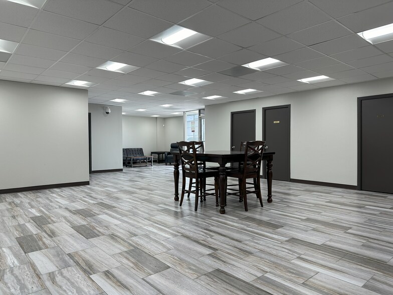 More Photos Of 5121 Steadmont Dr, Houston Manufacturing For Lease