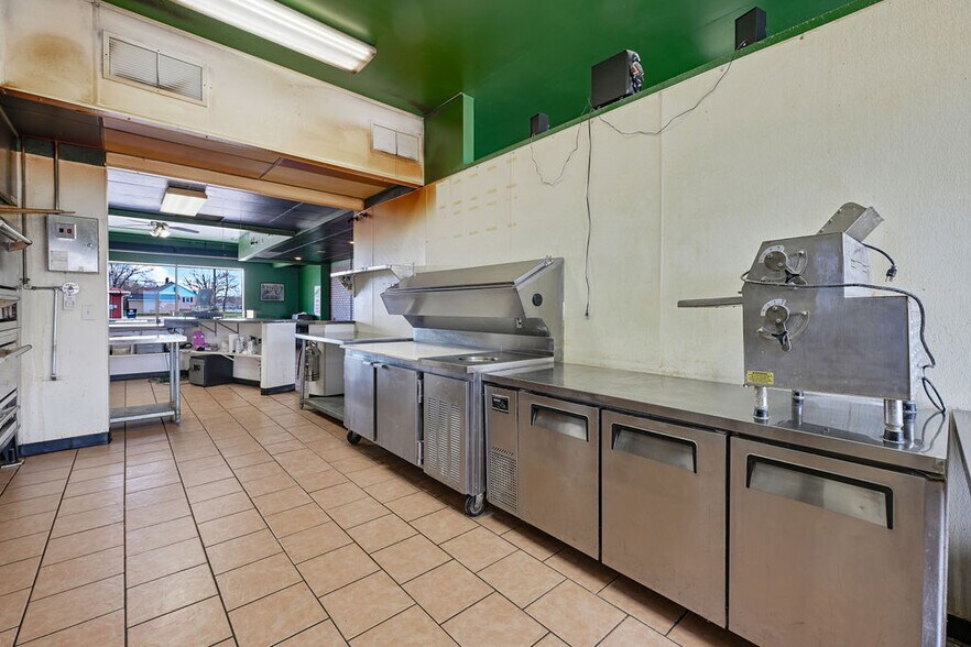 More Photos Of 1951-1981 S 8th St, Wisconsin Rapids General Retail For Sale