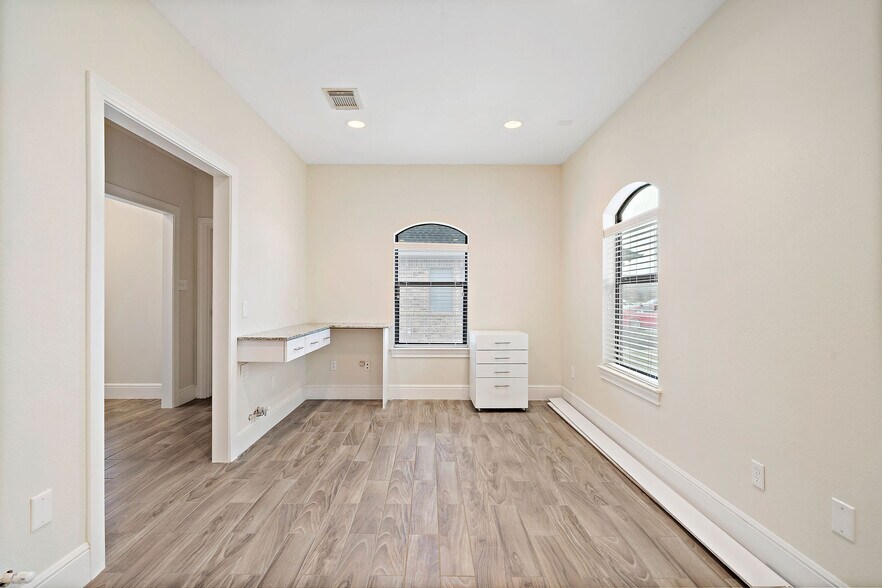 More Photos Of 21386 Provincial Blvd, Katy Medical For Sale
