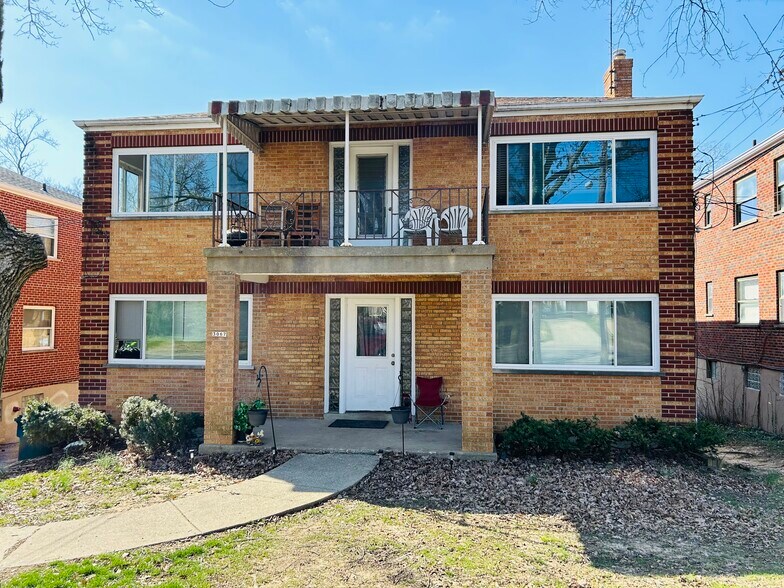 Primary Photo Of 3067 Glenmore Ave, Cincinnati Apartments For Sale