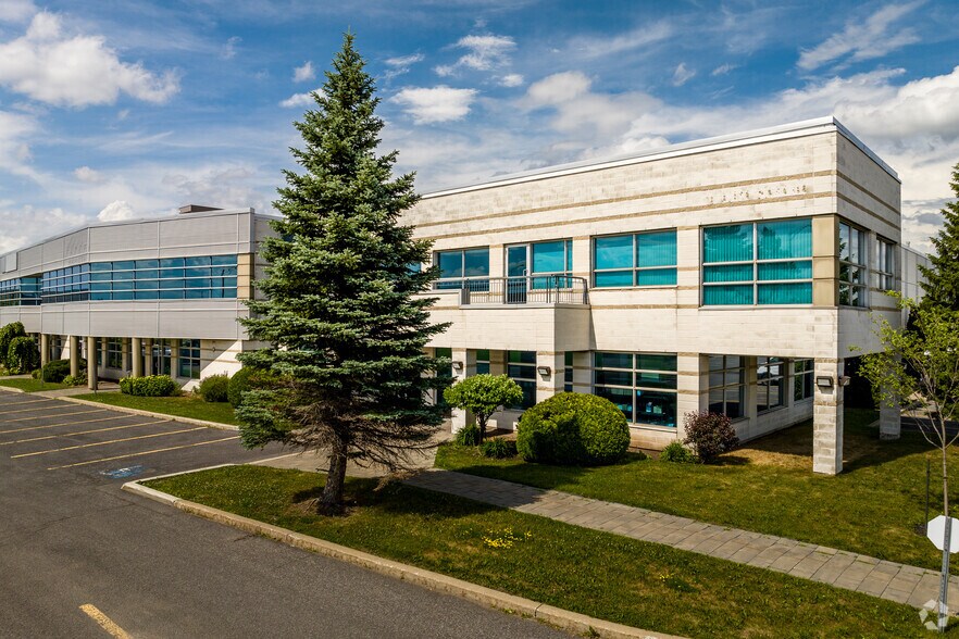 More Photos Of 4005 Boul Matte, Brossard Light Distribution For Lease