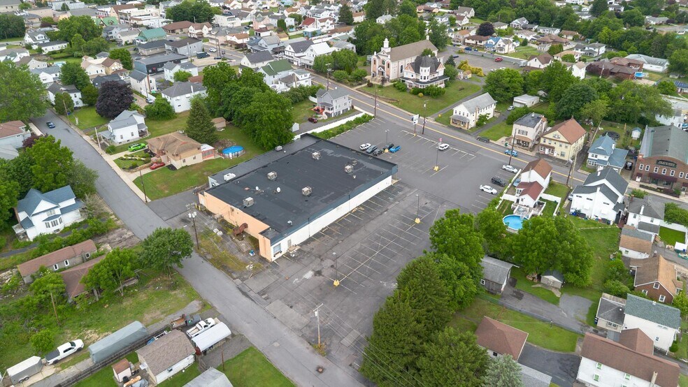 More Photos Of 629 S Main St, Old Forge Freestanding For Lease
