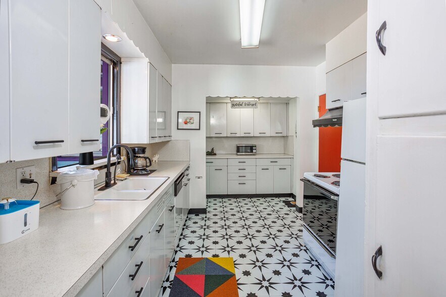 More Photos Of 6063 NE Glisan St, Portland Storefront Retail Residential For Sale