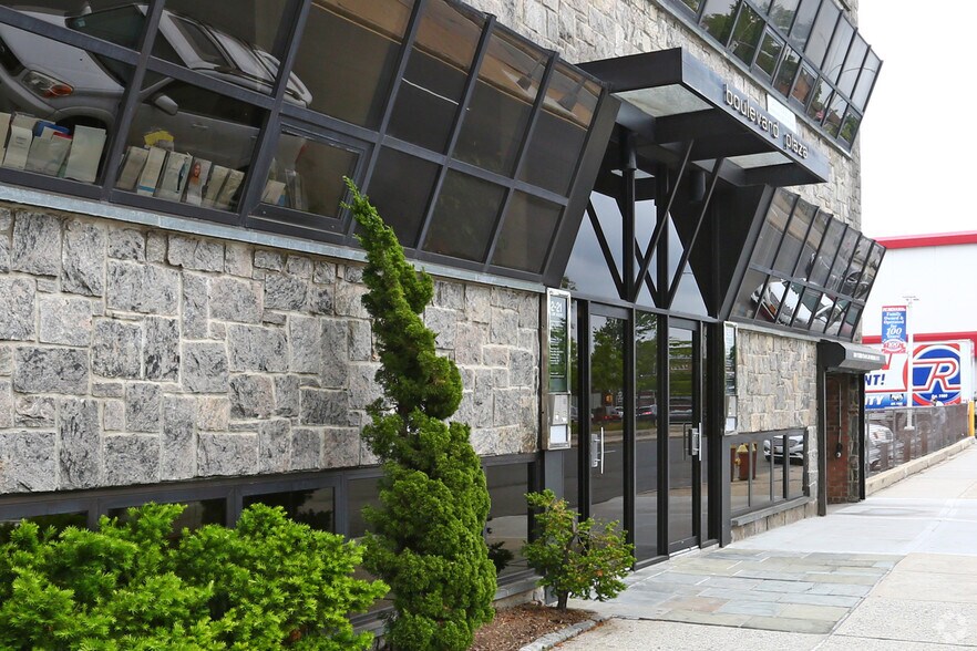 More Photos Of 42-21-42-23 Francis Lewis Blvd, Bayside Medical For Lease