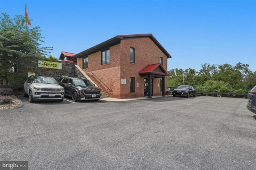 More Photos Of 23 S Colonial Dr, Hagerstown Office For Sale