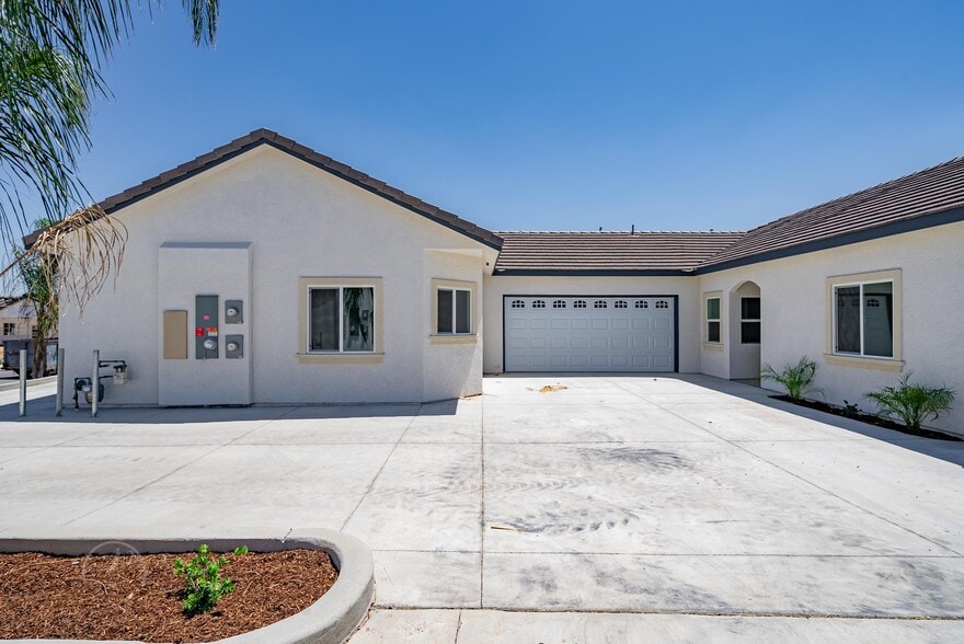 Primary Photo Of 6105 Borelli Ave, Bakersfield Apartments For Sale