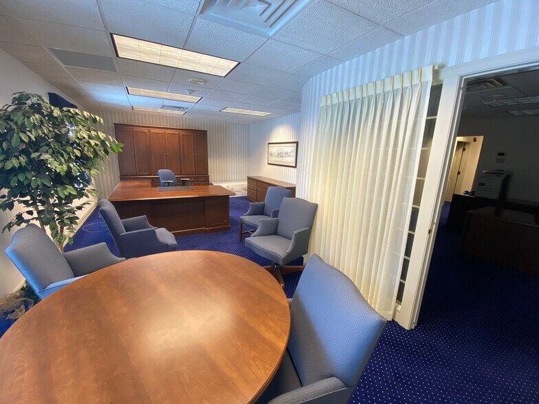 More Photos Of 121 E Fifth St, Storm Lake Office Residential For Lease