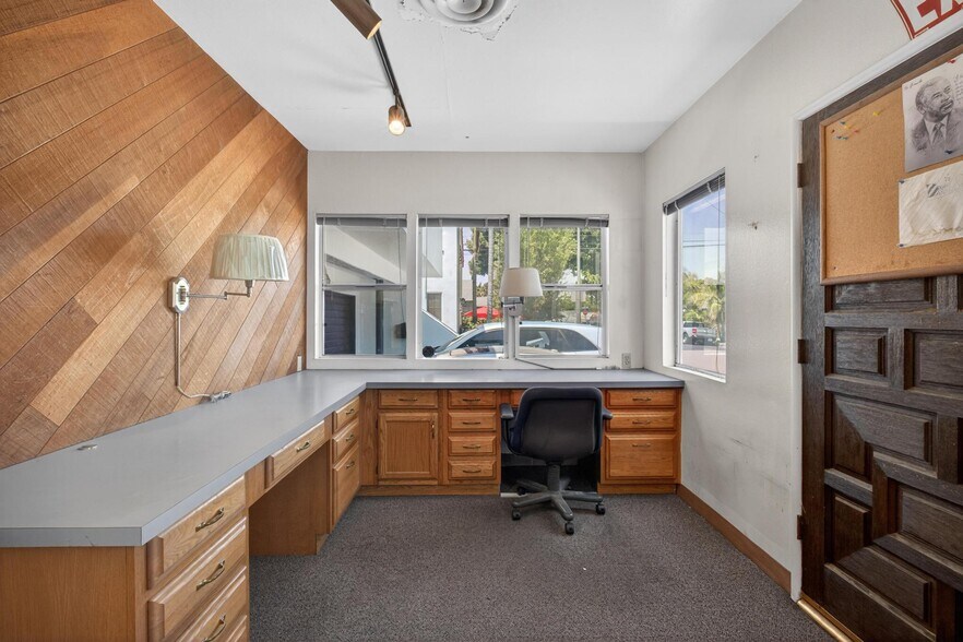 More Photos Of 249 E Redondo Ave, Long Beach Medical For Sale