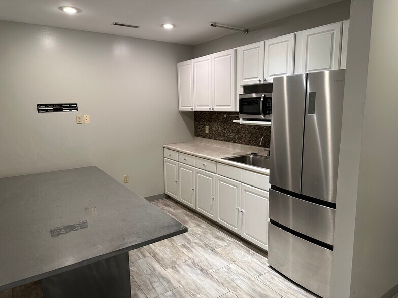 More Photos Of 6901-6909 Burlington Pike, Florence Medical For Sale