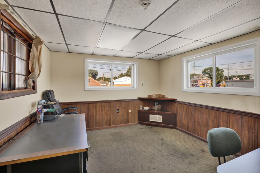 More Photos Of 121 Church St, Landisville Freestanding For Sale