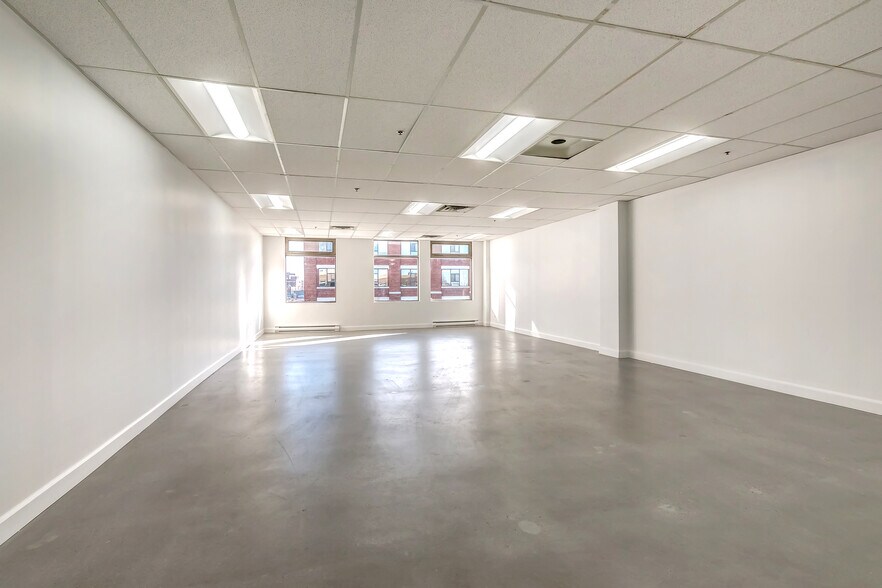 More Photos Of 6855 Av De L'épée, Montréal Office For Lease