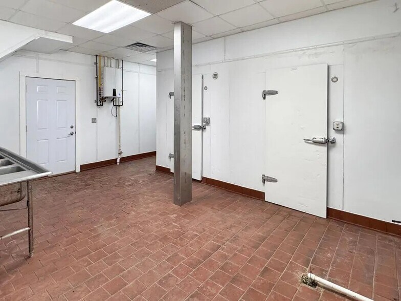 More Photos Of 1201 Craig Ave, Tracy Freestanding For Sale