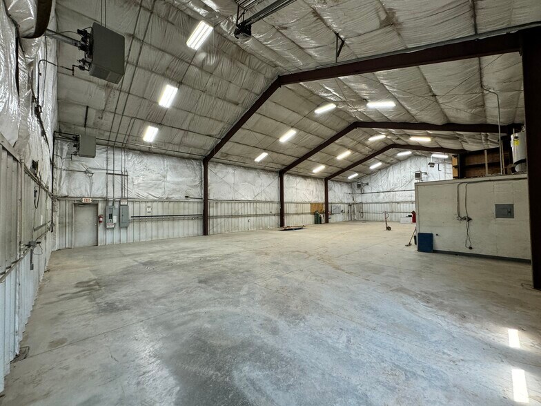 More Photos Of 2516 132nd C NW Ave, Arnegard Warehouse For Sale