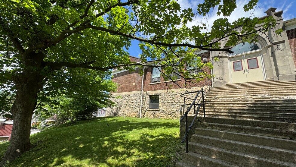 More Photos Of 1 Fairview Ave, Phillipsburg Office For Sale