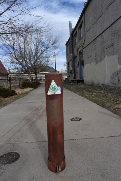 More Photos Of 401 W Market St, Trinidad Manufacturing For Sale