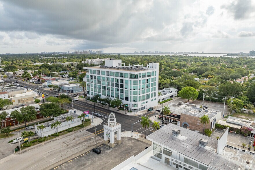 More Photos Of 8101 Biscayne Blvd, Miami Office For Sale