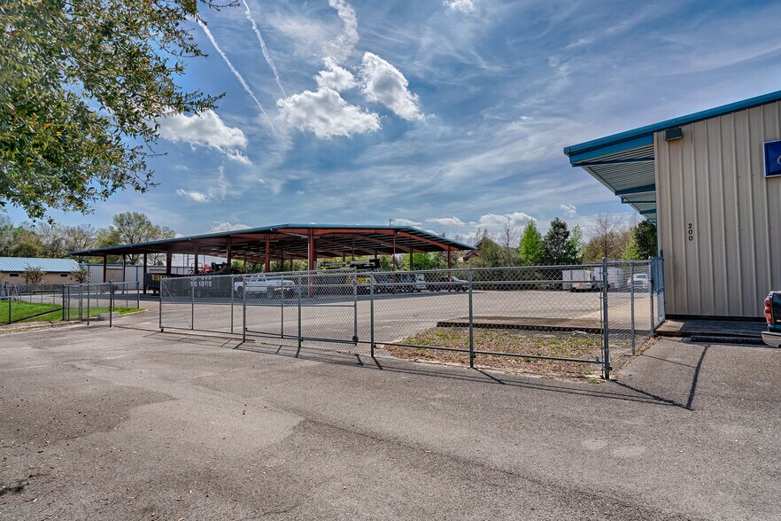 More Photos Of 200 NE Commercial Cir, Keystone Heights Unknown For Lease