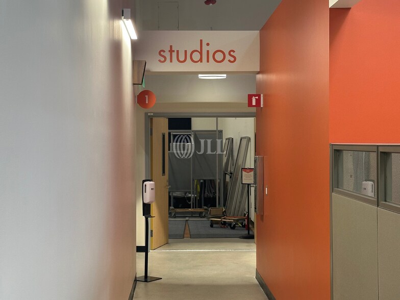 More Photos Of 10947-10953 Pendleton St, Sun Valley Warehouse For Lease