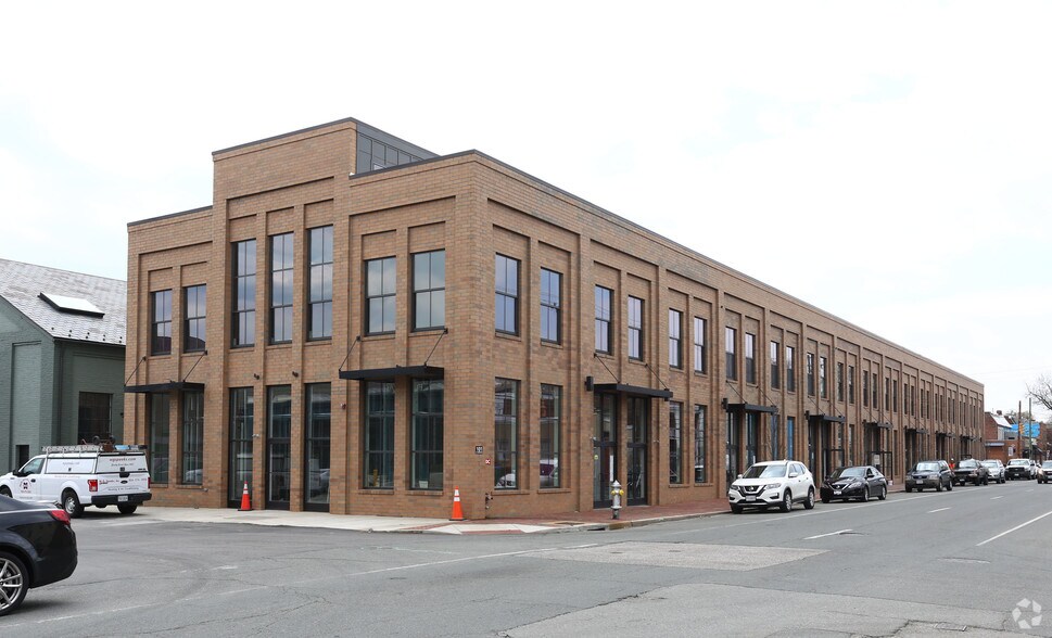 Primary Photo Of 2505-2553 W Cary St, Richmond Apartments For Lease